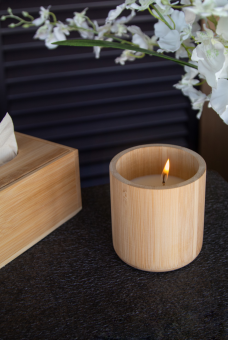 Takebo svíčka v bambusu